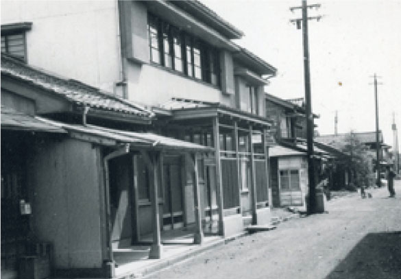 昭和３０年代のたきのゆ正面の風景